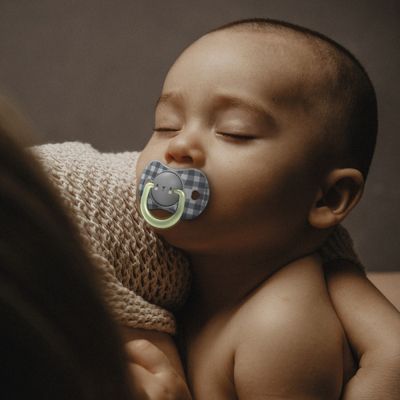 Пустышка Suavinex фізіологочна, 2 шт. 0-6 місяців, нічна/ведмедик (308212) | Зображення 5