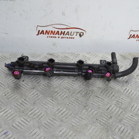 Паливна рейка Seat Ibiza 1.4 16V 2002-2008 паливна рампа Сеат Ібіца 036133320