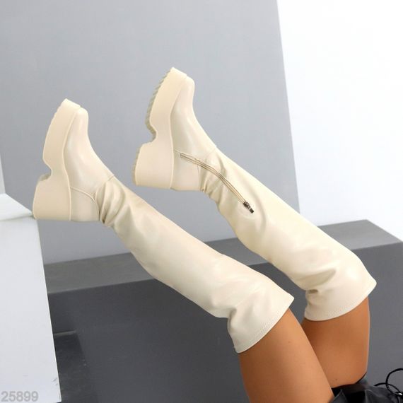 Эффектные легкие бежевые ботфорты стрейч еврозима на платформе | Зображення 6