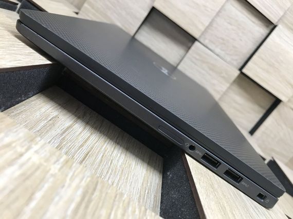Ультрабук Б-класс Dell Latitude 7410 / 14" (1920x1080) IPS / Intel Core i5-10210U (4 (8) ядра по 1.6 - 4.2 GHz) / 8 GB DDR4 / 256 GB SSD M.2 / Intel UHD Graphics / WebCam / Windows 10 б/у | Зображення 5