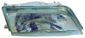 Права фара Nissan Maxima A32 1995-2000 26010-46U25