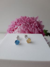 Срібні сережки пусети з фіанітами Artsriblo арт327с