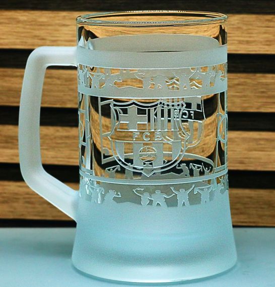 Пивний келих 670 мл Barcelona з гравіюванням подарунок для фаната ФК Барселона футбольний кухоль круговий | Зображення 3