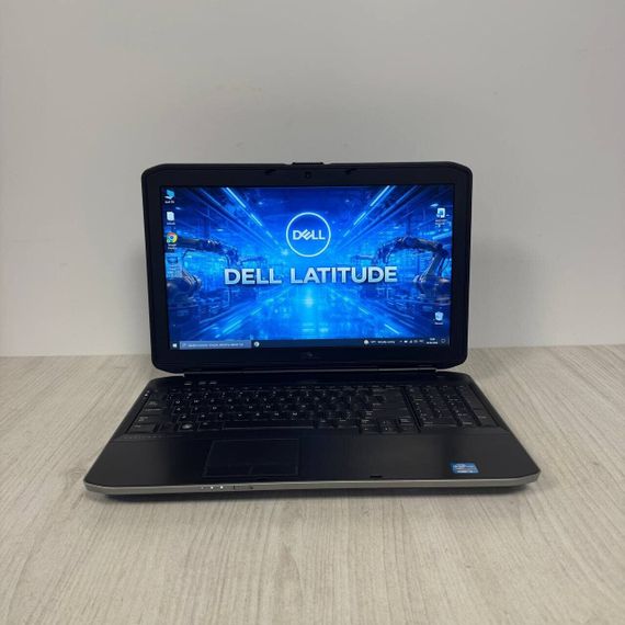 Ноутбук Б-клас Dell Latitude E5530 / 15.6" (1366x768) TN / Intel Core i5-3210M (2 (4) ядра по 2.5 - 3.1 GHz) / 4 GB DDR3 / 120 GB SSD / Intel HD Graphics 4000 / WebCam б/в | Зображення 1