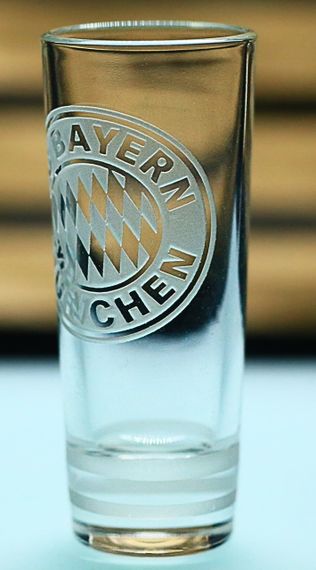 Скляна чарка 60мл ФК Bayern München Бавария з гравіюванням подарунок для фаната футбольна стопка | Зображення 2