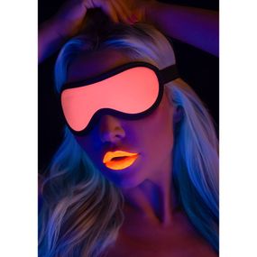 Маска на очі, що світиться у темряві Taboom Blindfold рожево-чорна sexstyle