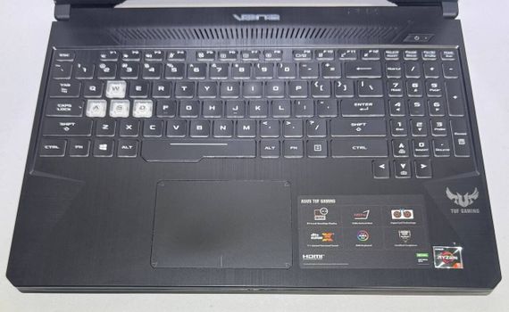Ігровий ноутбук Asus TUF FX505DT / 15.6" (1920x1080) IPS / AMD Ryzen 5 3550H (4 (8) ядра по 2.1 - 3.7 GHz) / 32 GB DDR4 / 1000 GB SSD / nVidia GeForce GTX 1650, 4 GB GDDR5, 128-bit / WebCam б/в | Зображення 2