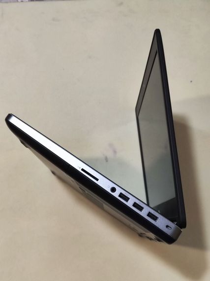 Мобильная рабочая станция Б-класс Dell Precision 7510 / 15.6" (1920x1080) IPS / Intel Core i7-6820HQ (4 (8) ядра по 2.7 - 3.6 GHz) / 16 GB DDR4 / 256 GB SSD / nVidia Quadro M2000M, 4 GB GDDR5, 128-bit / WebCam б/у | Зображення 4