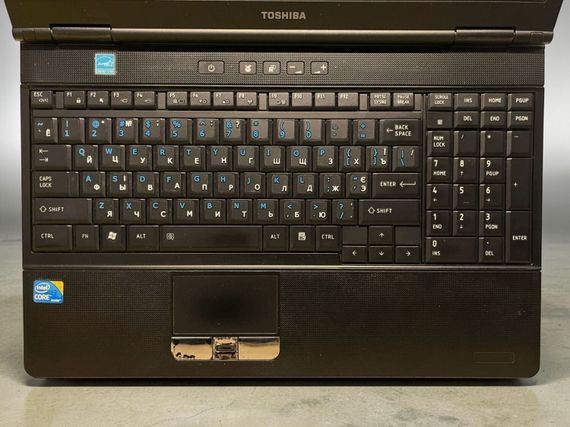 Ноутбук Б-класс Toshiba Tecra A11 / 15.6" (1366x768) TN / Intel Core i3-350M (2 (4) ядра по 2.26 GHz) / 4 GB DDR3 / 120 GB SSD / Intel HD Graphics / WebCam / Без АКБ б/у | Зображення 2