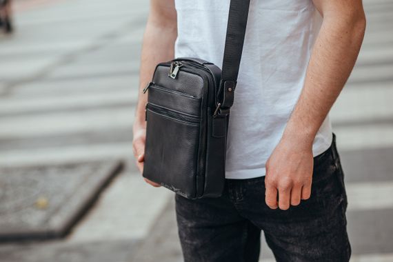 Мужская кожаная сумка Tiding Bag 412072 Черная | Зображення 1