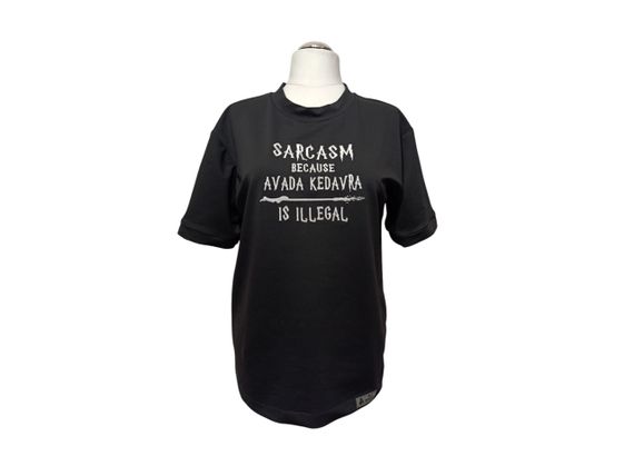 Футболка жіноча трикотажна чорний з вишивкою Sarcazm 68