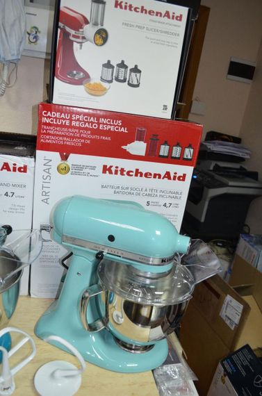 Міксер планетарний KitchenAid 5KSM150FBAQ ARTISAN , 4.83 л, Aqua Sky з овочерізкою | Зображення 3