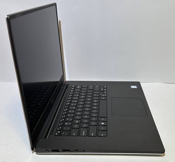 Мобильная рабочая станция Dell Precision 5530 / 15.6" (1920x1080) IPS / Intel Core i7-8850H (6 (12) ядра по 2.6 - 4.3 GHz) / 16 GB DDR4 / 256 GB SSD / nVidia Quadro P1000, 4 GB GDDR5, 128-bit / WebCam б/у | Зображення 3