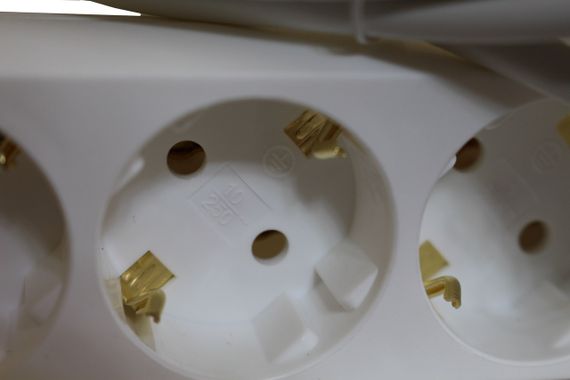 Подовжувач П33в 3 місця 2Р+РЕ 3 метрів 3х1мм2 з вимикачем Ny95505739 | Зображення 4