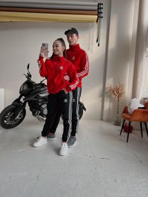 Спортивний костюм унісекс adidas червоний