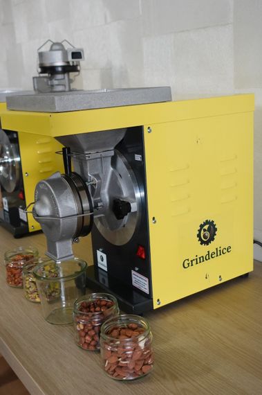 Комерційна машина Grindelice для виробництва горіхової пасти | Зображення 3