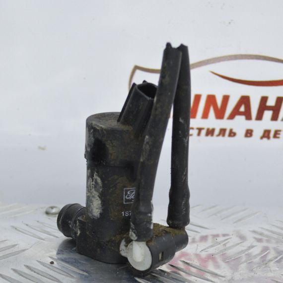 Водяний насос омивача скла Ford Mondeo Mk3 2000-2007 Форд Мондео 3 1S7117K624FE