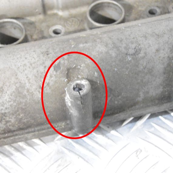 Кришка ГБЦ 1.6 FSI Volkswagen Golf V 2003-2010 Кришка головки блоку циліндрів Фольксваген Гольф 5 03C103475J | Зображення 7