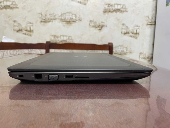 Мобильная рабочая станция Б-класс HP ZBook 15 G3 / 15.6" (1920x1080) TN / Intel Core i7-6700HQ (4 (8) ядра по 2.6 - 3.5 GHz) / 16 GB DDR4 / 256 GB SSD / nVidia Quadro M1000M, 2 GB GDDR5, 128-bit / WebCam б/у | Зображення 4