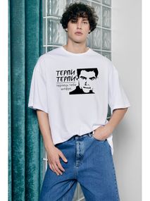 Футболка з мерчем