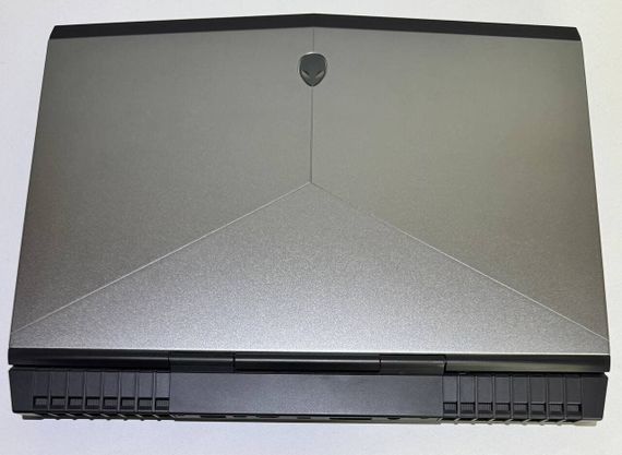 Игровой ноутбук Dell Alienware 15 R4 / 15.6" (1920x1080) IPS / Intel Core i7-8750H (6 (12) ядра по 2.2 - 4.1 GHz) / 16 GB DDR4 / 256 GB SSD + 500 GB HDD / nVidia GeForce GTX 1060, 6 GB GDDR5, 192-bit / WebCam б/у | Зображення 3