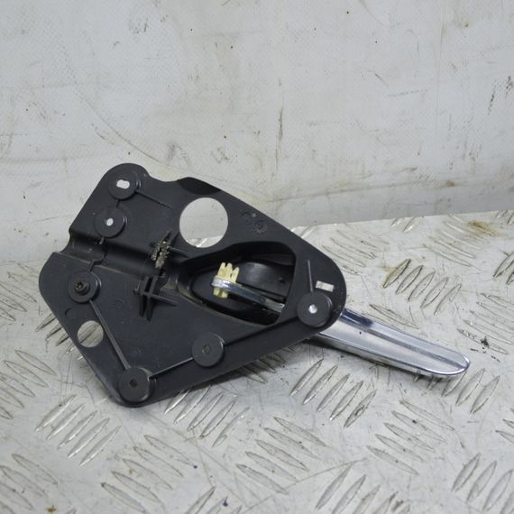 Ручка дверей передня права внутрішня Mercedes Vito W639 Ручка права внутрішня Мерседес В639 ZGSA1061 | Зображення 1