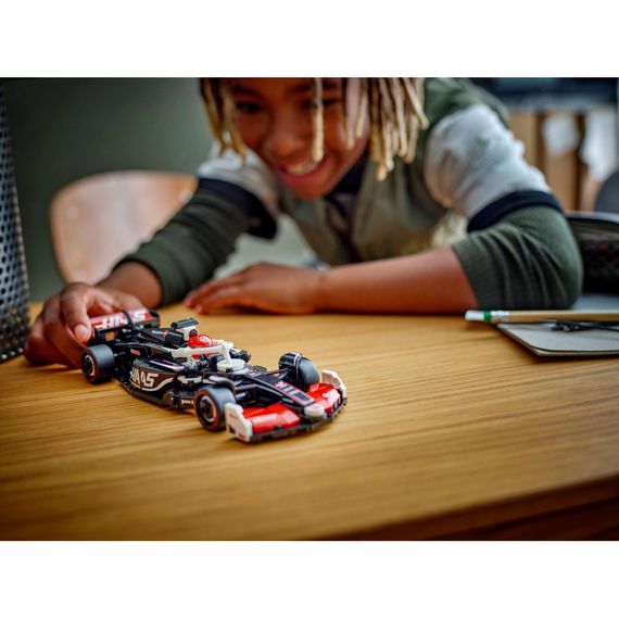 Конструктор LEGO Speed Champions Автомобіль для перегонів MoneyGram Haas F1 Team VF-24 (77250) | Зображення 7
