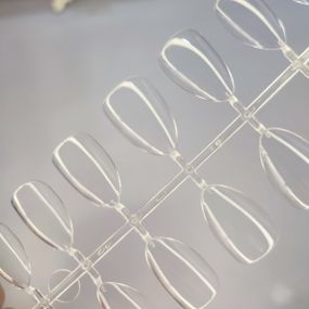 Гелеві тіпси для нарощення №11 24шт (короткий мигдаль)