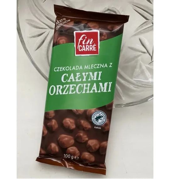 Шоколад молочный Fin Carre с цельными лесными орехами (фундук), 100 г, (27% орехов)