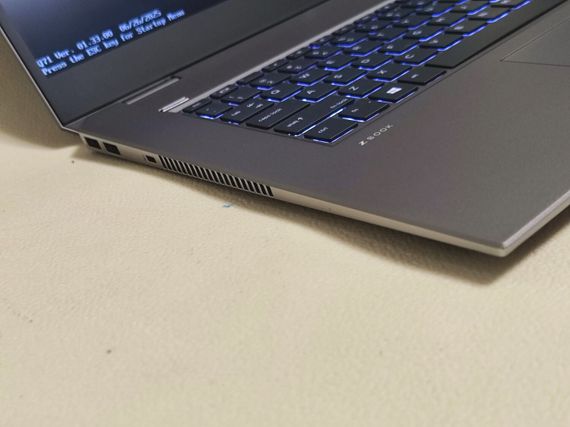 Мобільна робоча станція HP ZBook Studio G5 / 15.6" (3840x2160) IPS / Intel Core i9-8950HK (6 (12) ядра по 2.9 - 4.8 GHz) / 16 GB DDR4 / 256 GB SSD / nVidia Quadro P20 WebCam б/в | Зображення 5