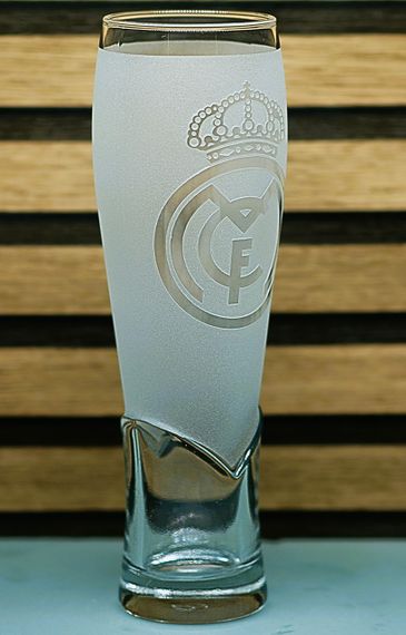 Пивний келих крафтовий 440 мл Реал Мадрид Real Madrid з гравіюванням подарунок для фаната ФК  футбольний матовий | Зображення 1