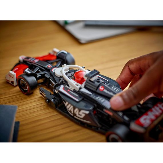Конструктор LEGO Speed Champions Автомобіль для перегонів MoneyGram Haas F1 Team VF-24 (77250) | Зображення 7