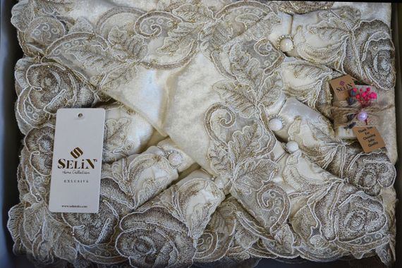 Велюрова скатертина Selin Gizem Set 160×220+8 серветок Кремова | Зображення 3