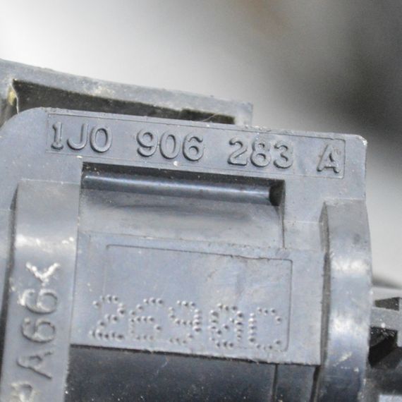 Клапан тиску наддуву Skoda Octavia Superb Шкода Октавия Суперб 1J0906283A | Зображення 3