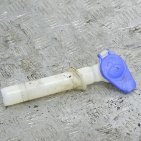 Горловина бачка омивача Ford Kuga I 2008-2012 Горловина бачка склоомивача Форд Куга 1 7M5117B644AA