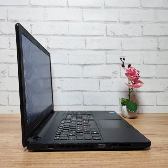 Ноутбук Dell Vostro 3558 / 15.6" (1366x768) TN / Intel Core i5-5200U (2 (4) ядра по 2.2 - 2.7 GHz) / 8 GB DDR3 / 256 GB SSD / Intel HD Graphics 5500 / WebCam / DVD-ROM б/у | Зображення 4