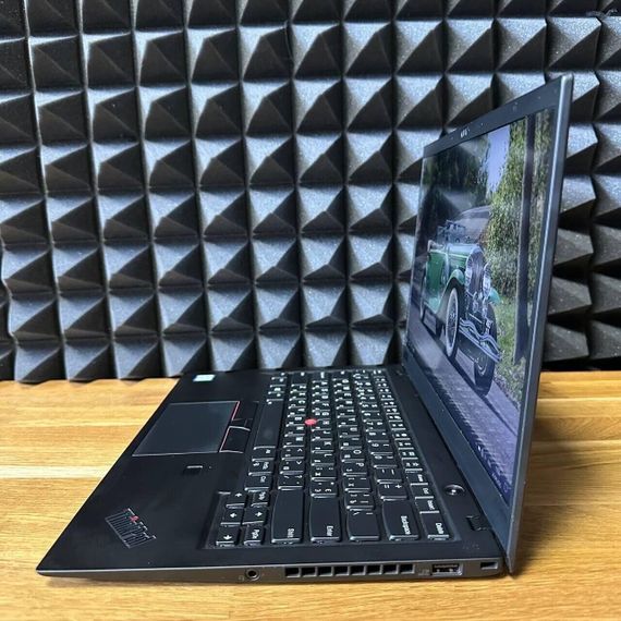 Ультрабук Б-класс Lenovo ThinkPad X1 Carbon 6th Gen / 14" (1920x1080) IPS Touch / Intel Core i7-8650U (4 (8) ядра по 1.9 - 4.2 GHz) / 16 GB DDR4 / 256 GB SSD / Intel UHD Graphics 620 / WebCam б/у | Зображення 5