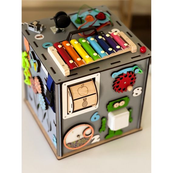 Розвиваюча іграшка Бізікуб TG3461117500, 30х30х30 см Сірий | Зображення 4