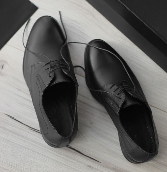 Чоловічі туфлі чорного кольору 42 розмір