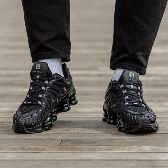 кросівки весна/літо Nike Shox LT колір чорний | Зображення 1