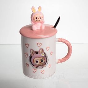 Чашка фарфоровая с крышкой и ложкой Labubu 300 (мл) подарочная кружка прикольная чашка для детей на подарок Розовый FM-35C