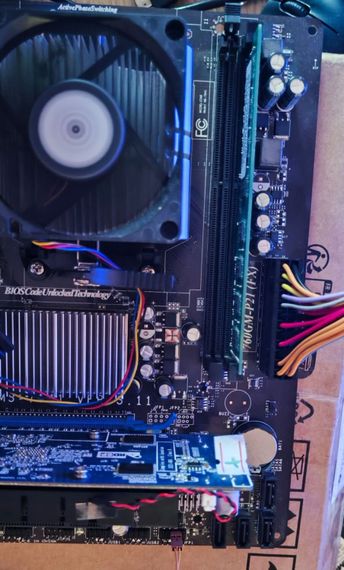 Комплект: Материнская плата MSI 760GM-P21 / AM3 / AMD Athlon II X2 245 (2 ядра по 2.9 GHz) / 4 GB DDR3 + Кулер б/у | Зображення 3