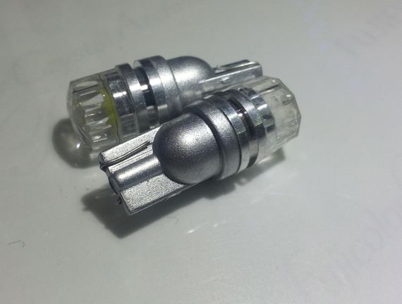 Светодиодная красная (Red) автолампа T10 2W Crystal lens (Silver socket) (Precision) | Зображення 1