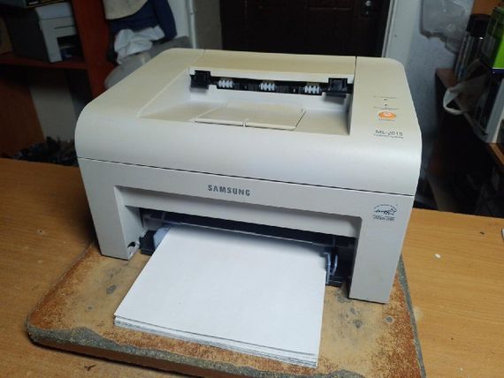 Принтер Б-клас Samsung ML-2015 / Лазерний монохромний друк / 600x600 dpi / A4 / 20 стор/хв / USB 2.0, LPT б/в | Зображення 1