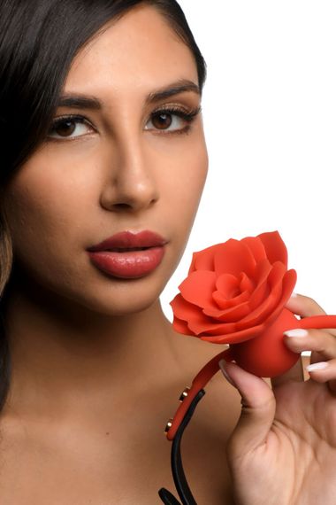 Силіконовий кляп з трояндою Master Series: Blossom Silicone Rose Gag – Red | Зображення 7