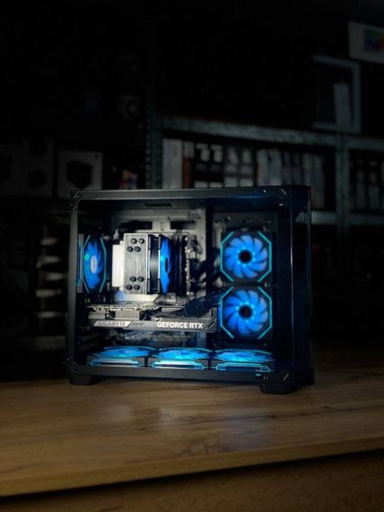 Збірка під замовлення: ігровий ПК AeroCool P300C-G-BK-v1 Tower / AMD Ryzen 7 7700 (8 (16) ядер по 3.8 - 5.3 GHz) / 32 GB DDR5 / 1000 GB SSD M.2 / nVidia GeForce RTX 5070, 12 GB GDDR7, 192-bit / 750W | Зображення 2