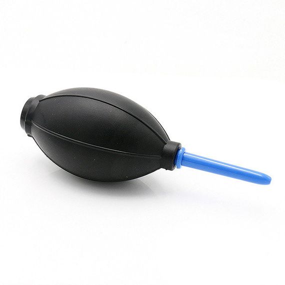 Груша для ухода за фототехникой.