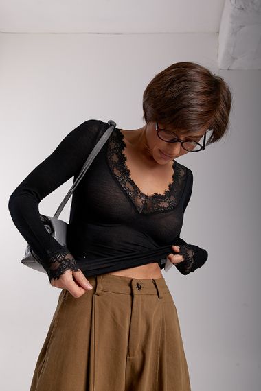 Напівпрозорий лонгслів з мереживними вставками - чорний цвет, S (є розміри)