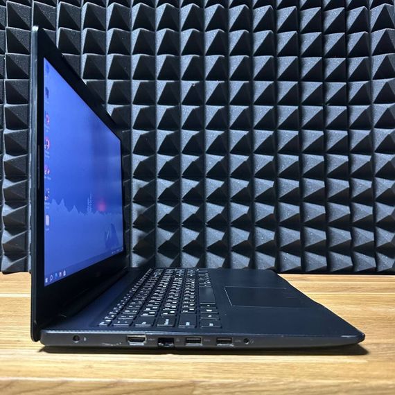 Ноутбук Б-класс Dell Latitude 3590 / 15.6" (1920x1080) IPS / Intel Core i5-10210U (4 (8) ядра по 1.6 - 4.2 GHz) / 16 GB DDR4 / 256 GB SSD / Intel UHD Graphics 620 / WebCam б/у | Зображення 4