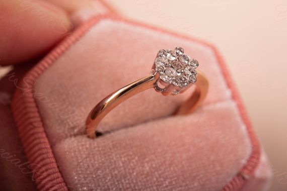 Кольцо из желтого и белого золота с бриллиантами 18.5